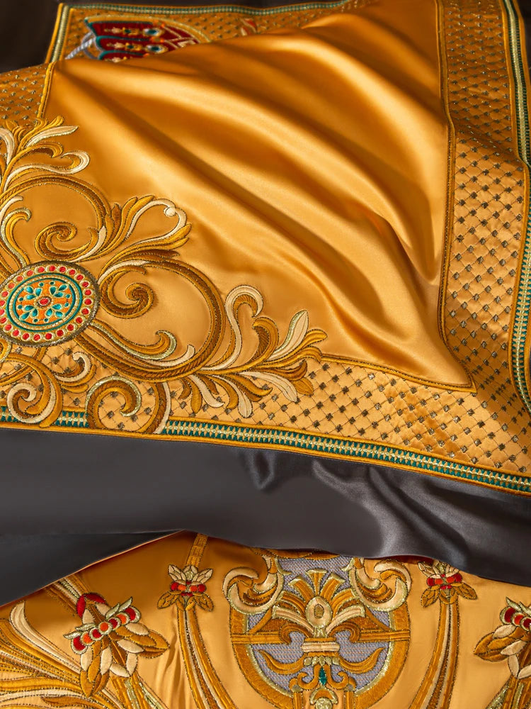 European Aristocratic Gold Brocade Bedding Set – Vintage Embroidery, Egyptian Cotton